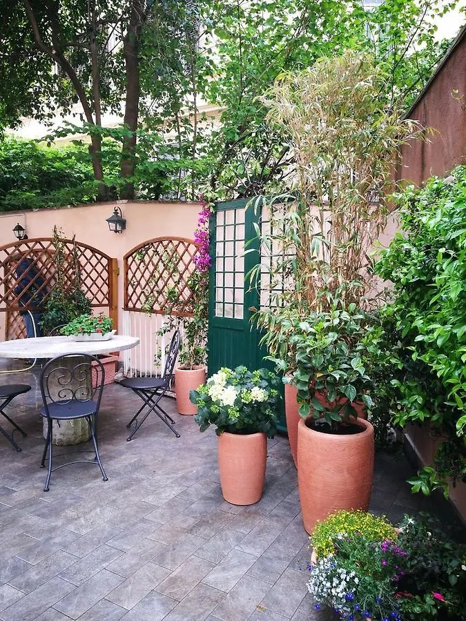 B&B La Piazzetta Delle Regine Rom Italien